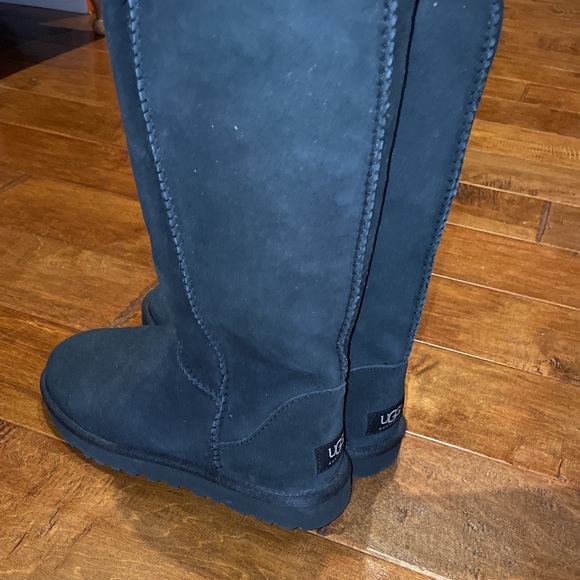 Authentic Classic Tall UGG 5815 F10013I Boots Shoes Black Shearling US 6 EU 37 - Picture 5 of 13